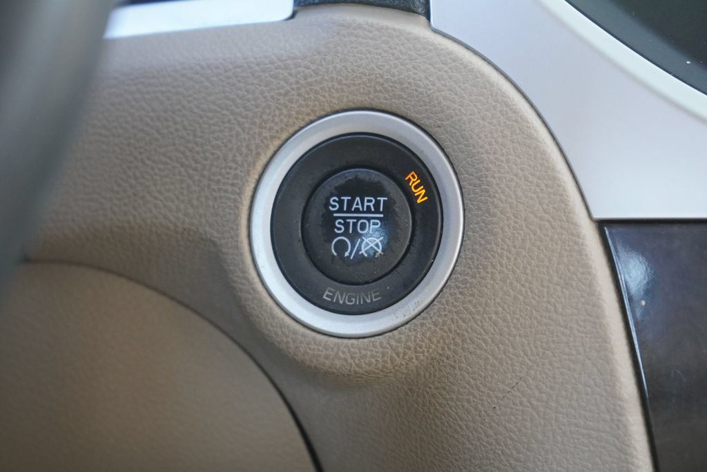 Used 2013 Chrysler 300 AWD w/ Driver Convenience Group image 21