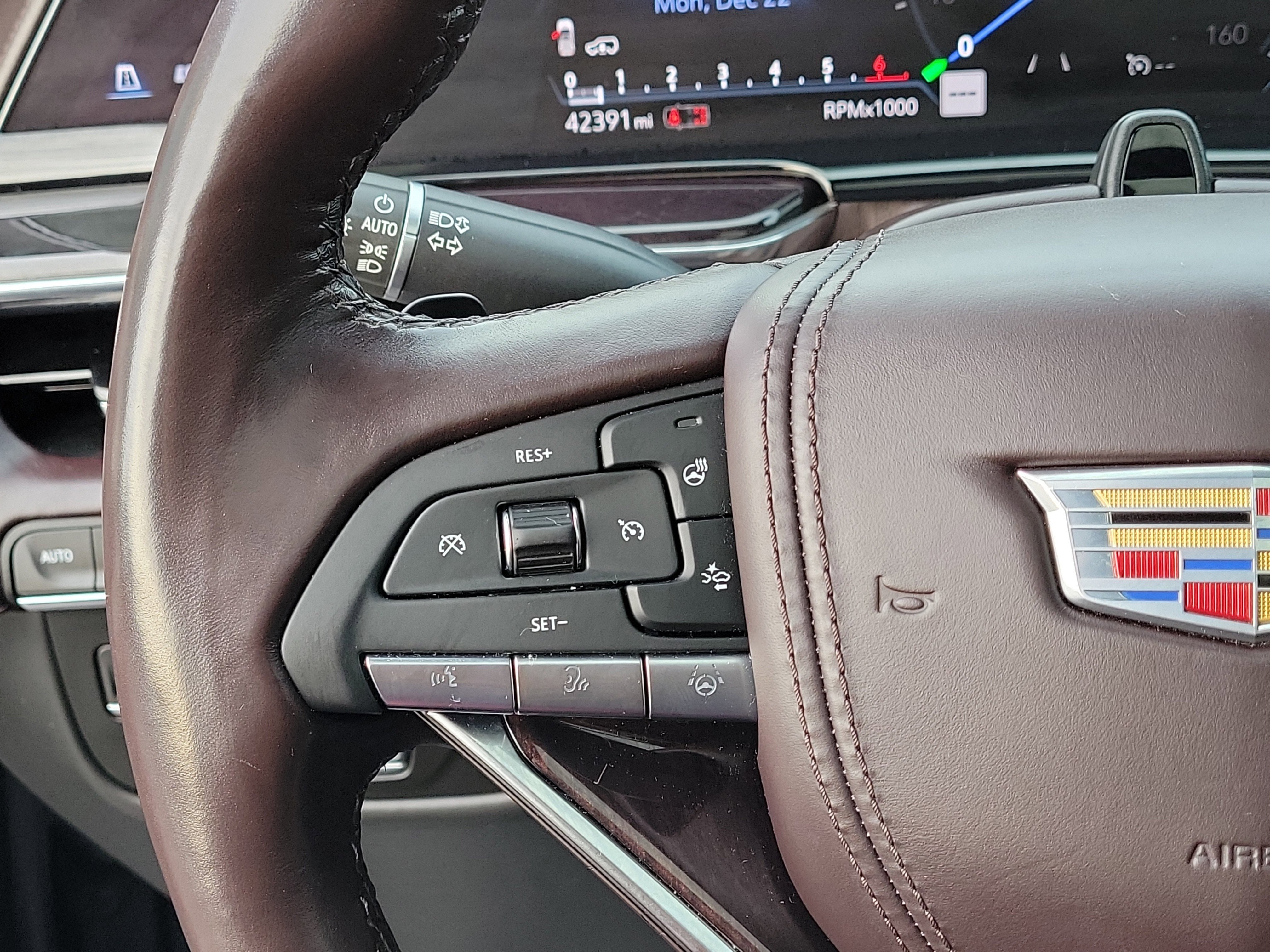 Used 2021 Cadillac Escalade ESV Sport Platinum image 26