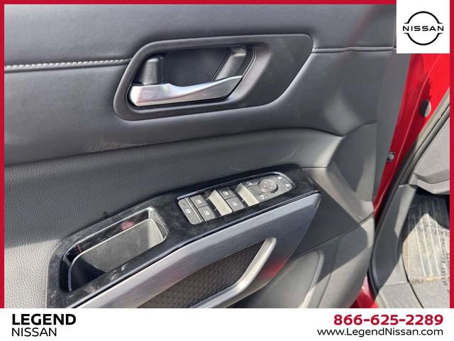 Used 2023 Nissan Pathfinder SL image 14