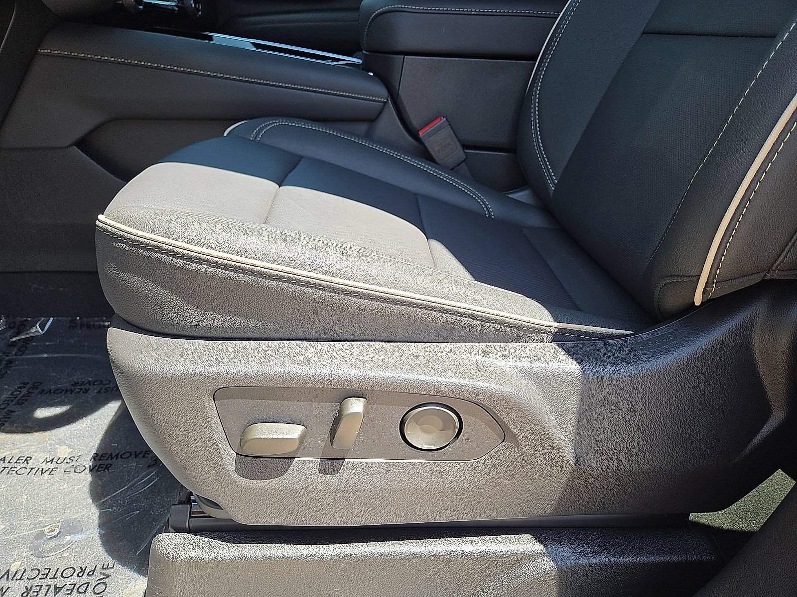 Used 2026 Chevrolet Tahoe Premier AWD/4WD image 28