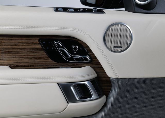 Used 2019 Land Rover Range Rover HSE image 26