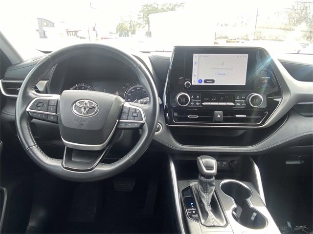 Used 2024 Toyota Highlander LE image 14
