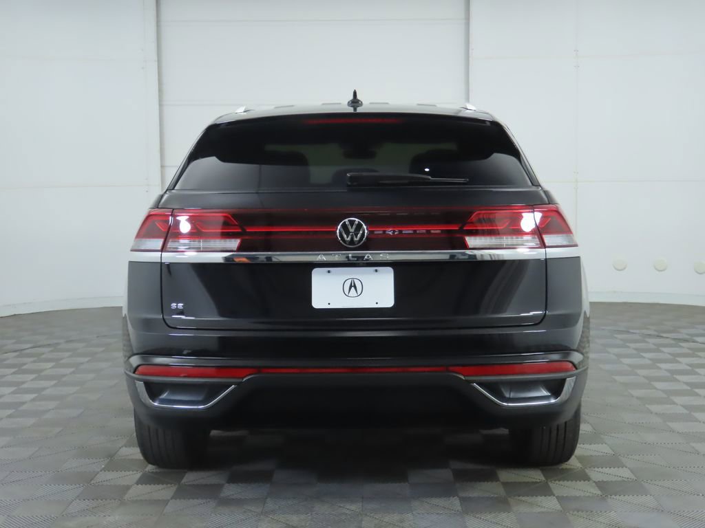 Used 2025 Volkswagen Atlas Cross Sport SE image 6