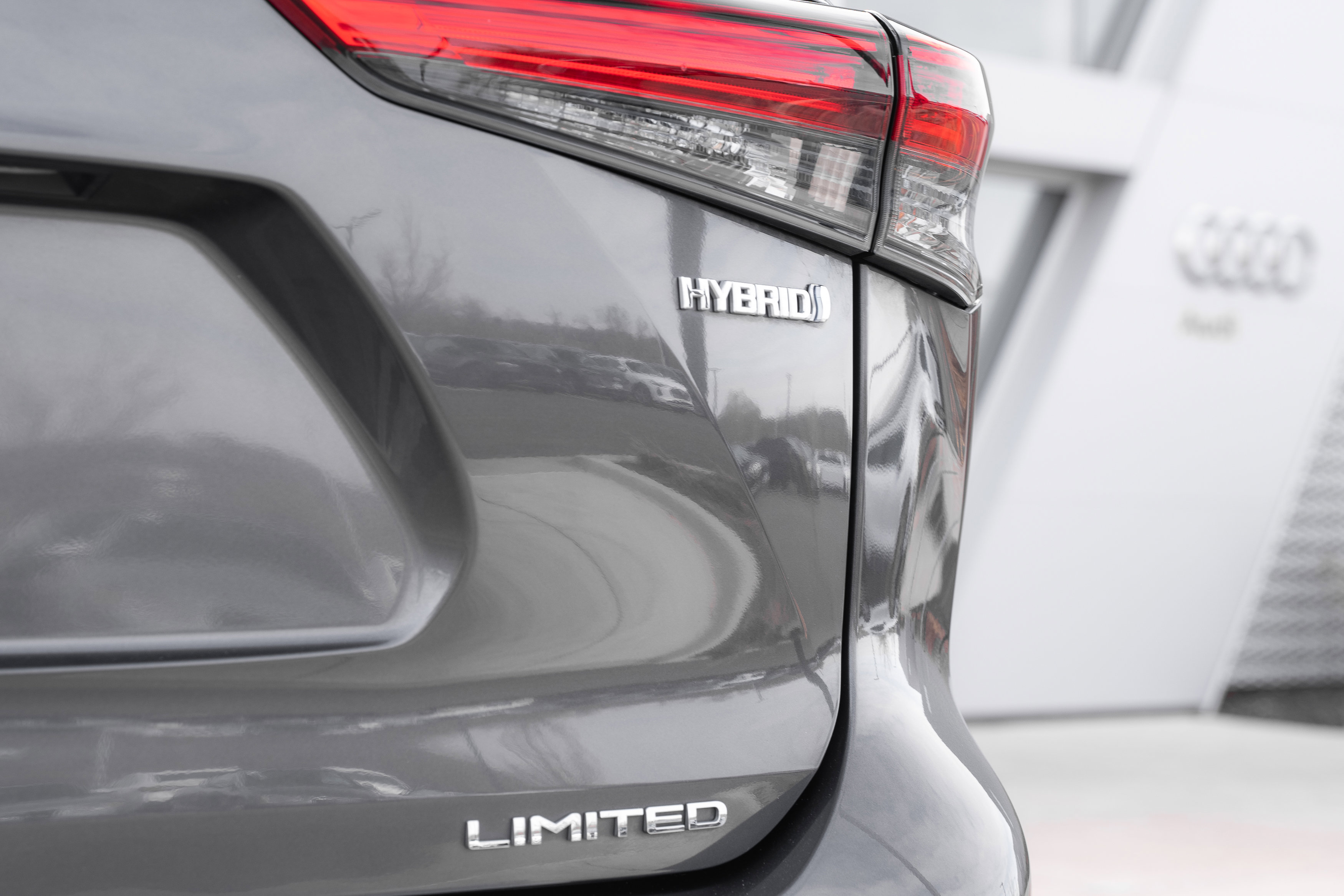 Used 2023 Toyota Highlander Limited image 32