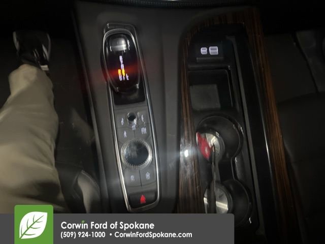 Used 2022 Cadillac Escalade ESV Luxury image 15