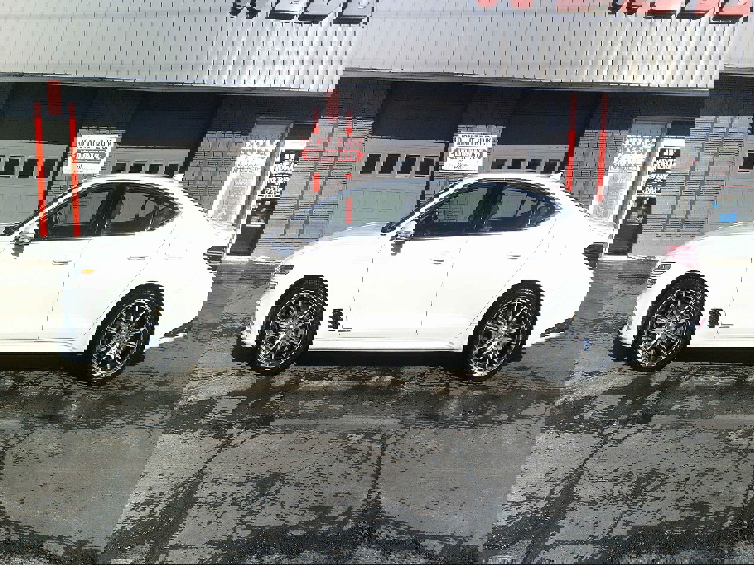 Used 2022 Genesis G70 3.3T image 2