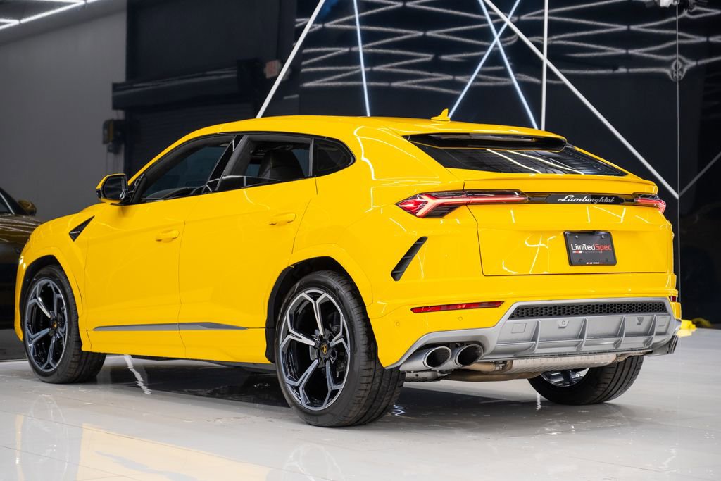 Used 2022 Lamborghini Urus image 12