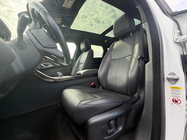 Used 2025 Land Rover Range Rover Velar Dynamic SE image 52