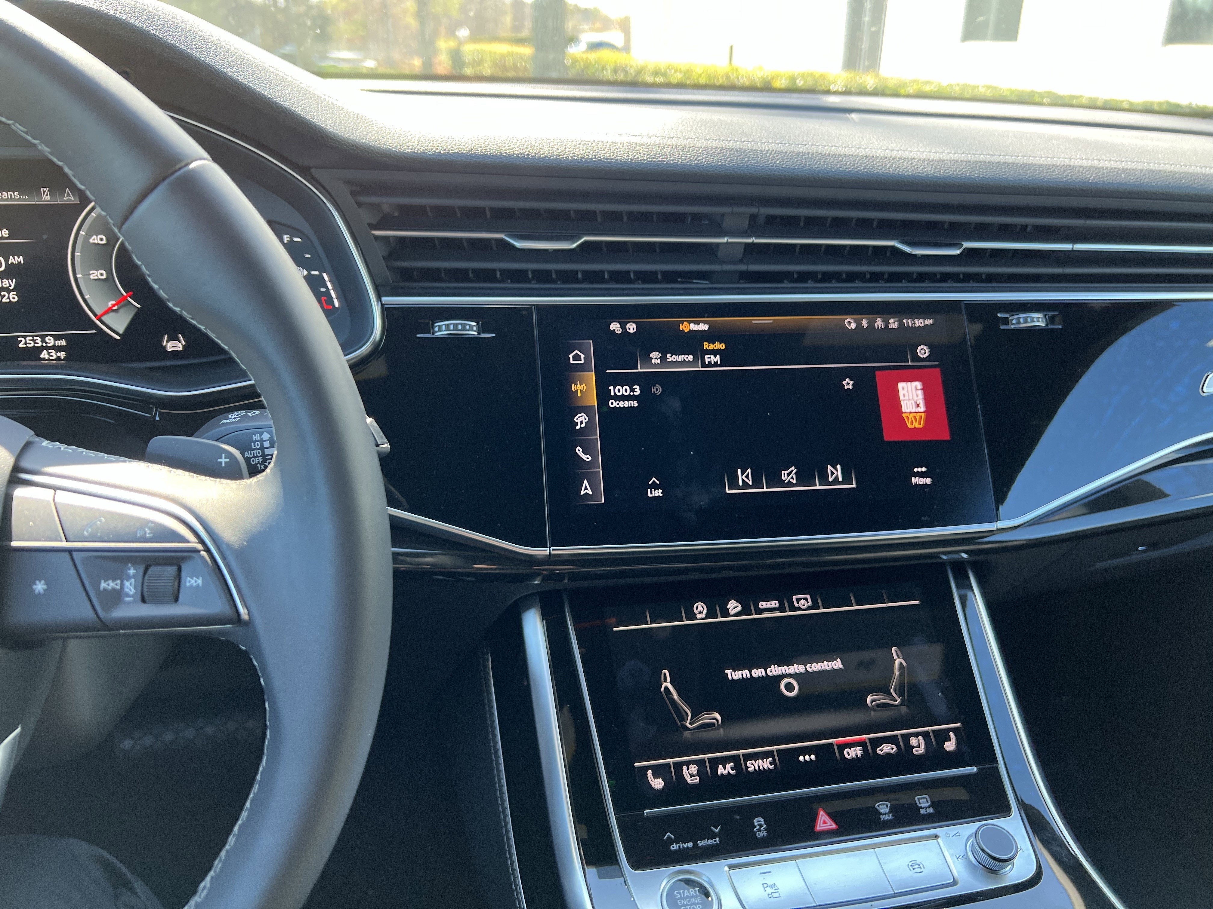 Used 2025 Audi Q8 Premium Plus image 31