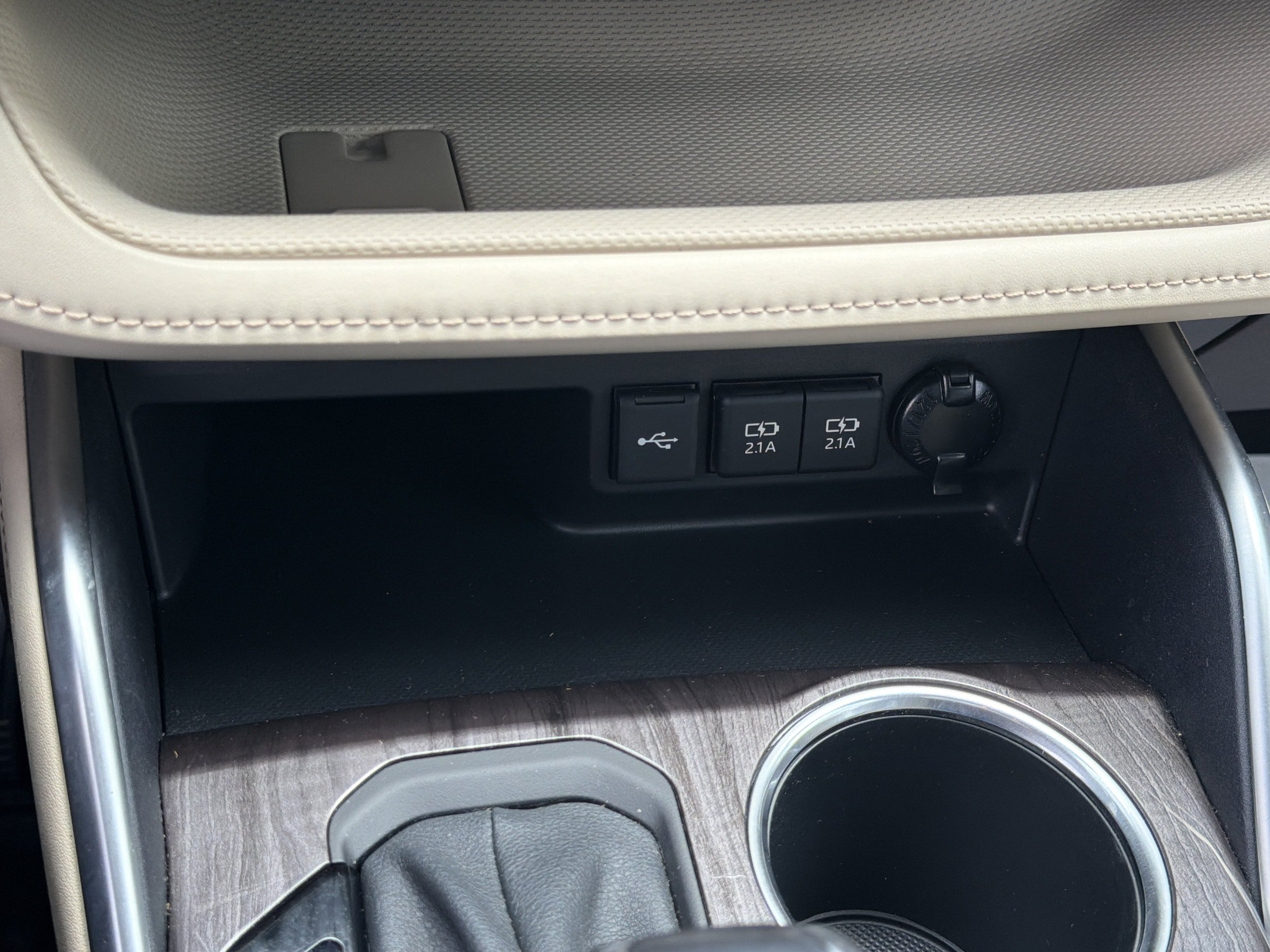 Certified 2021 Toyota Highlander Limited FWD image 6