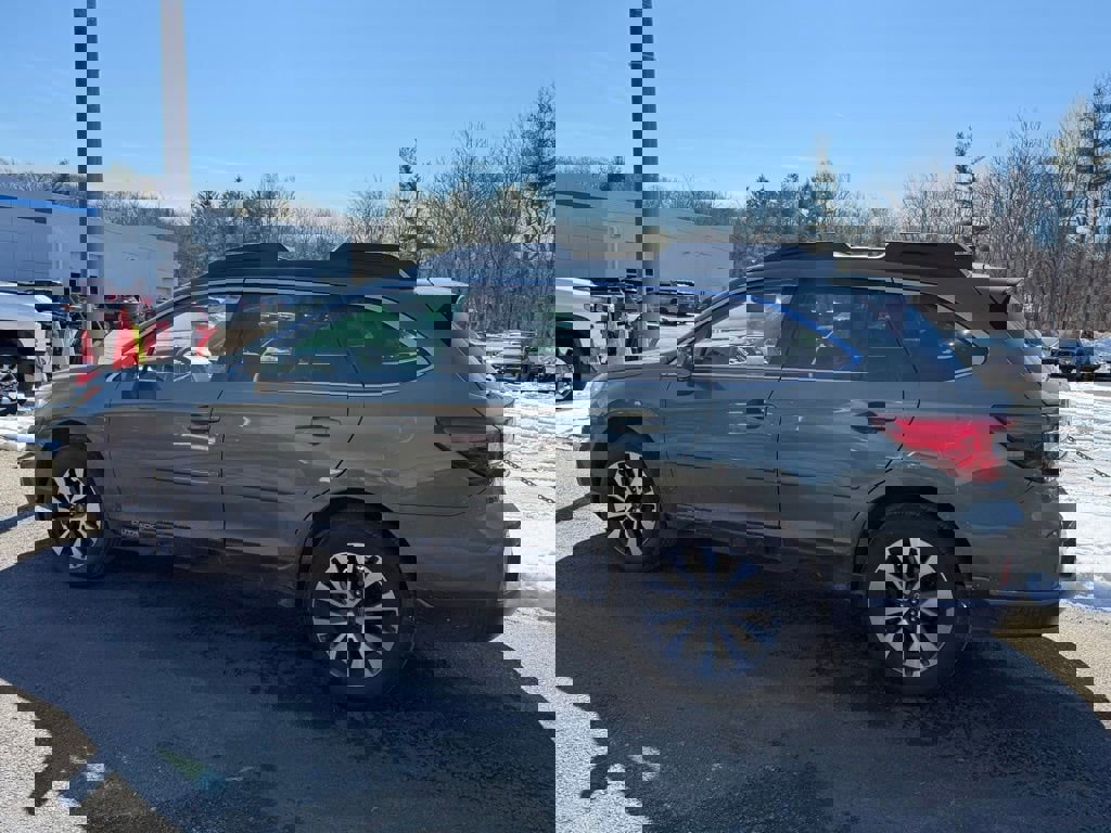 Used 2017 Subaru Outback 2.5i Limited image 12