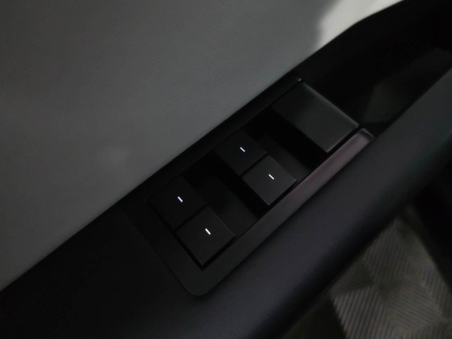 Used 2024 Tesla Cybertruck AWD Crew Cab image 33