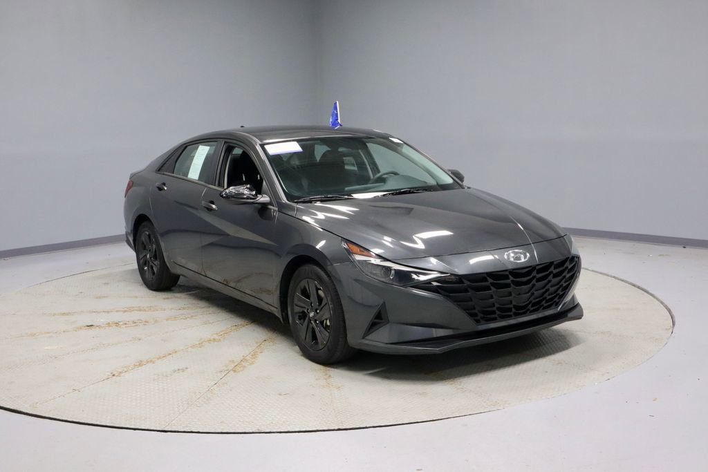 Used 2022 Hyundai Elantra SEL FWD image 1