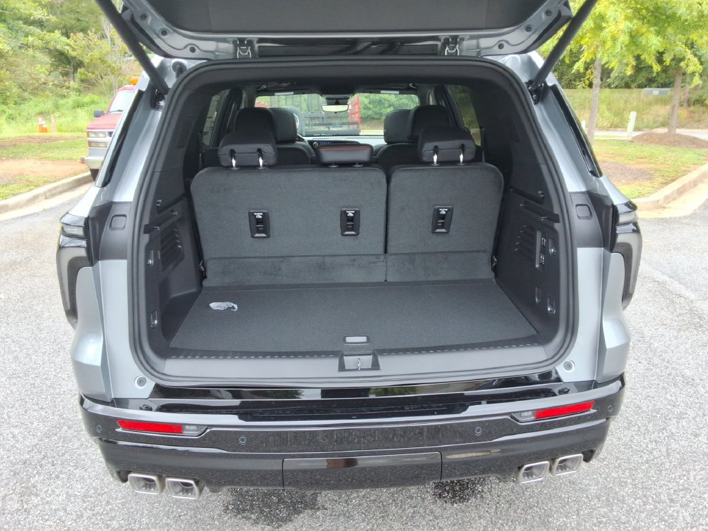 New 2027 Chevrolet Traverse RS FWD image 14