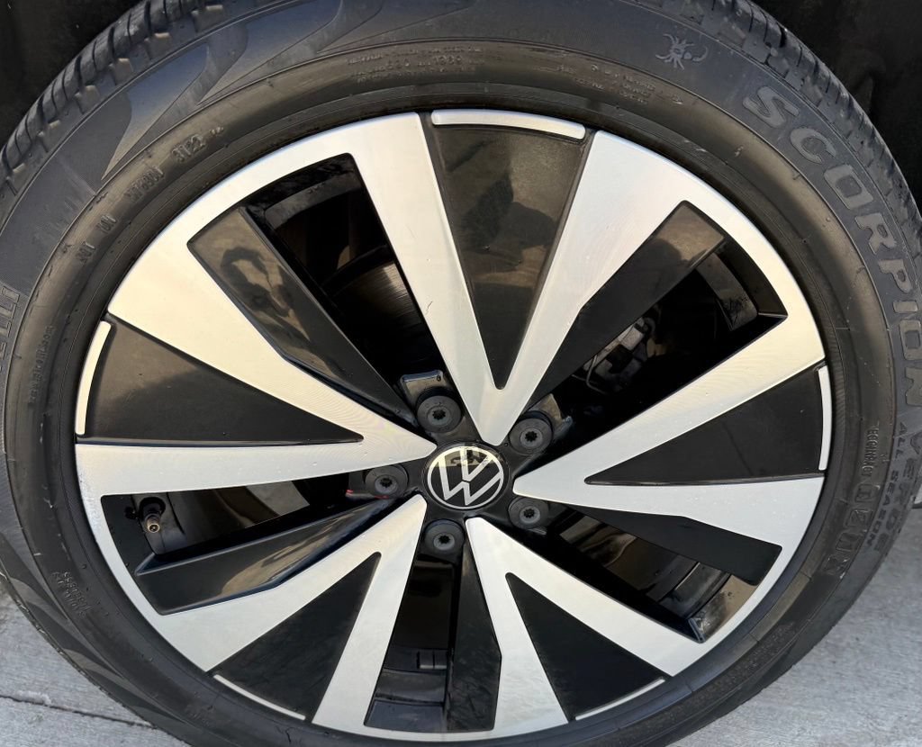 Used 2023 Volkswagen Taos SE FWD image 10