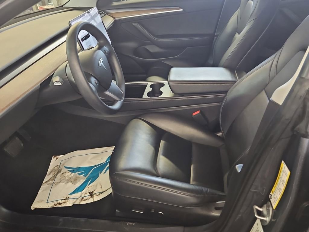Used 2021 Tesla Model 3 Standard Range Plus image 4