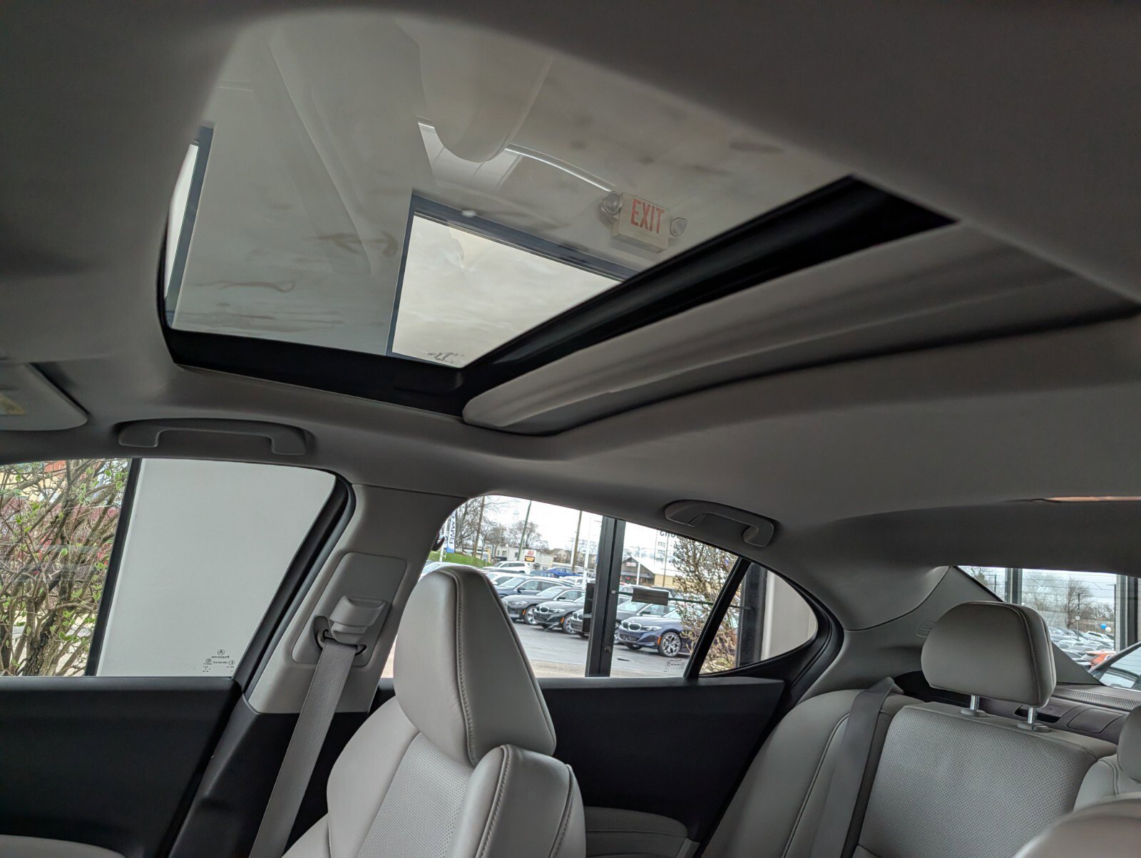 Used 2015 Acura TLX w/ Technology Package FWD image 15