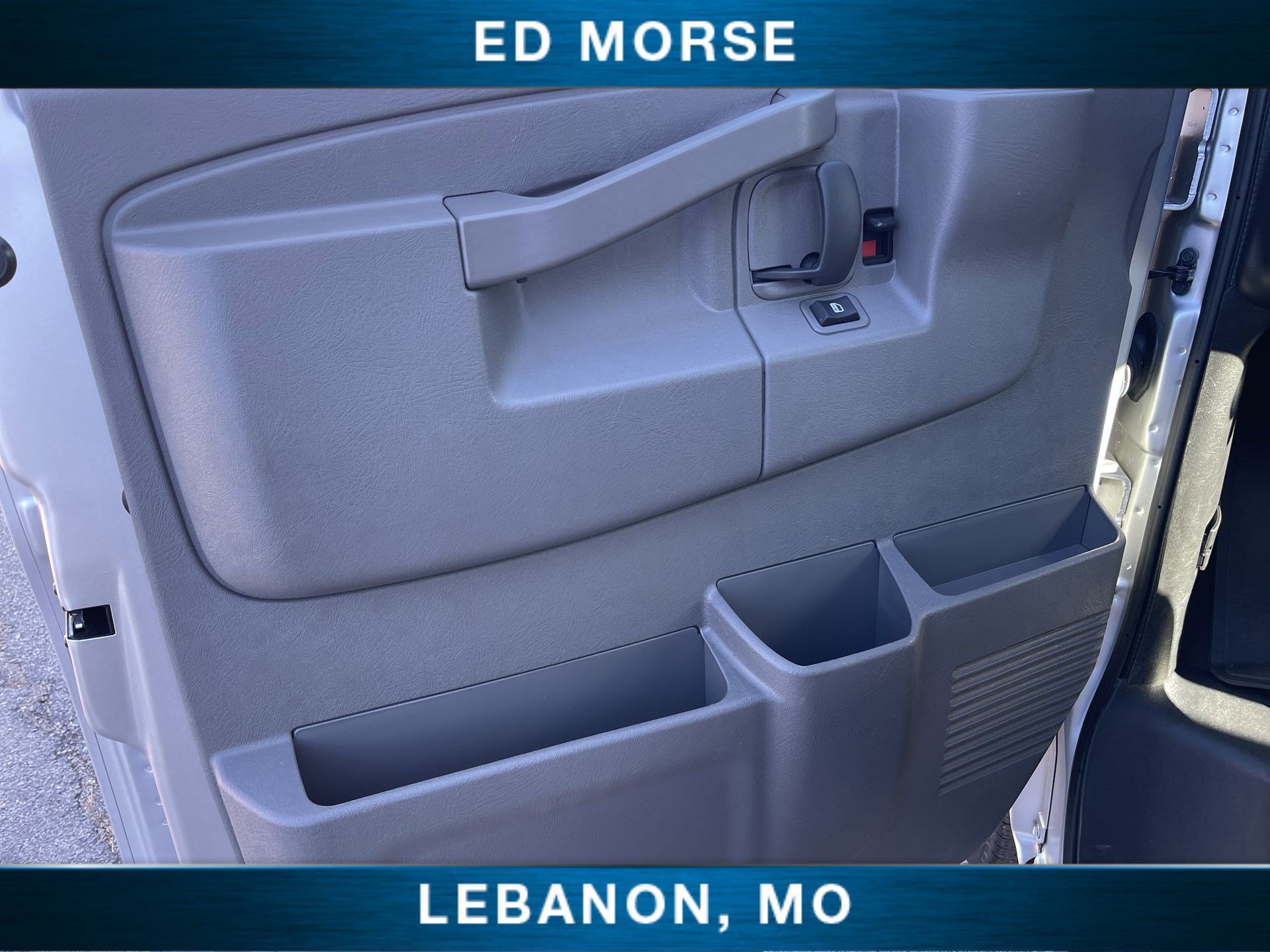 Used 2025 Chevrolet Express 3500 LT w/ LT Preferred Equipment Group image 13