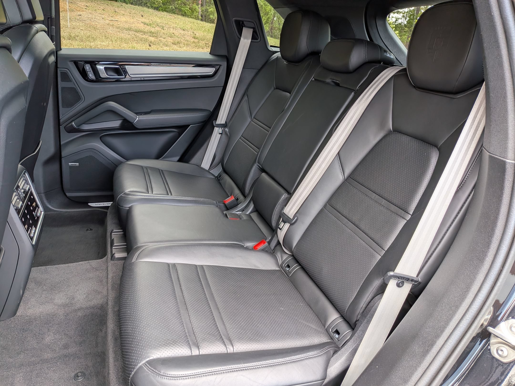 Certified 2022 Porsche Cayenne Platinum Edition AWD/4WD image 26