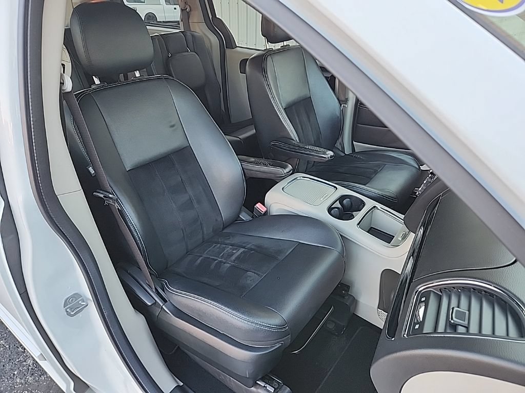 Used 2017 Dodge Grand Caravan SXT FWD image 33