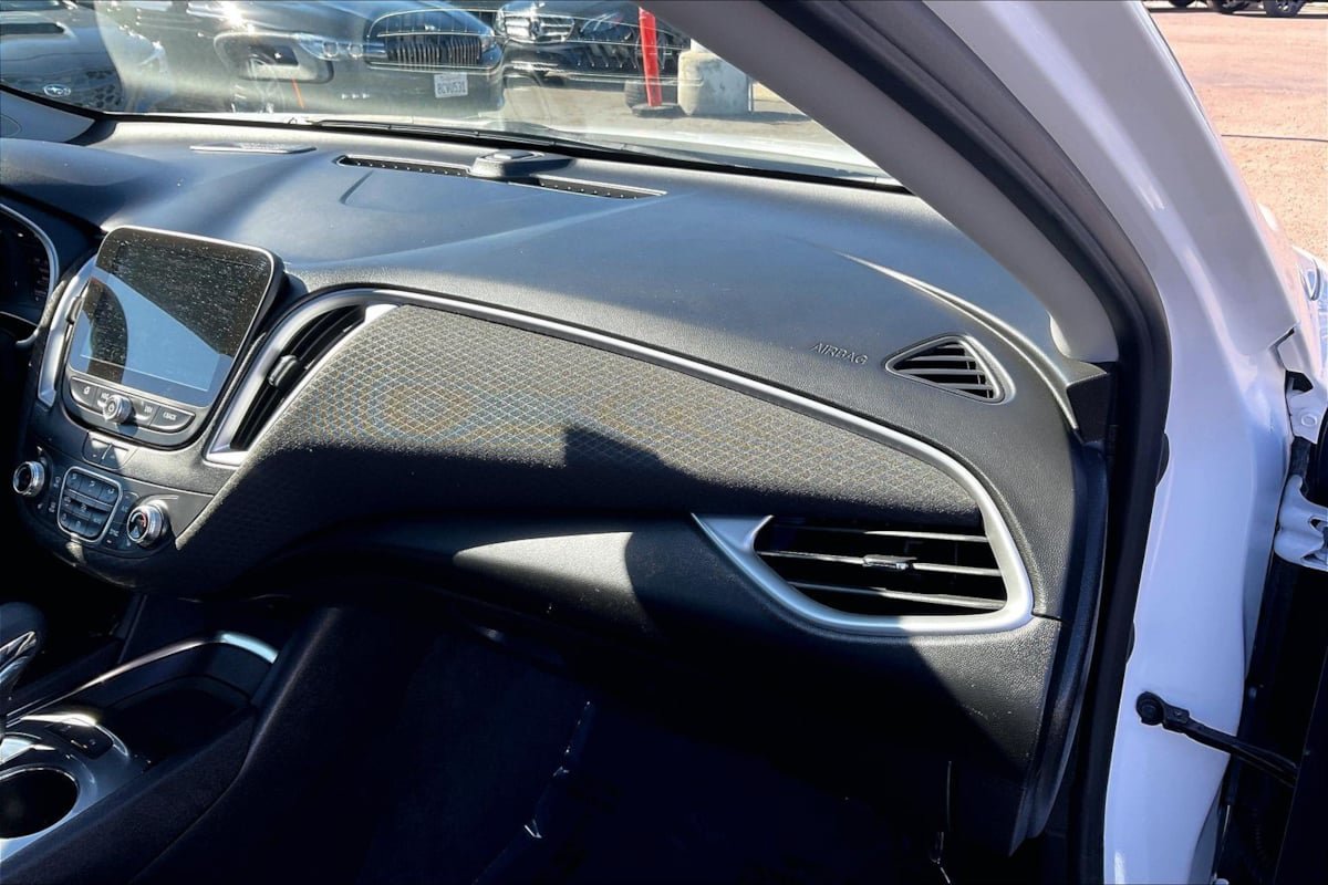 Used 2024 Chevrolet Malibu LT FWD image 14