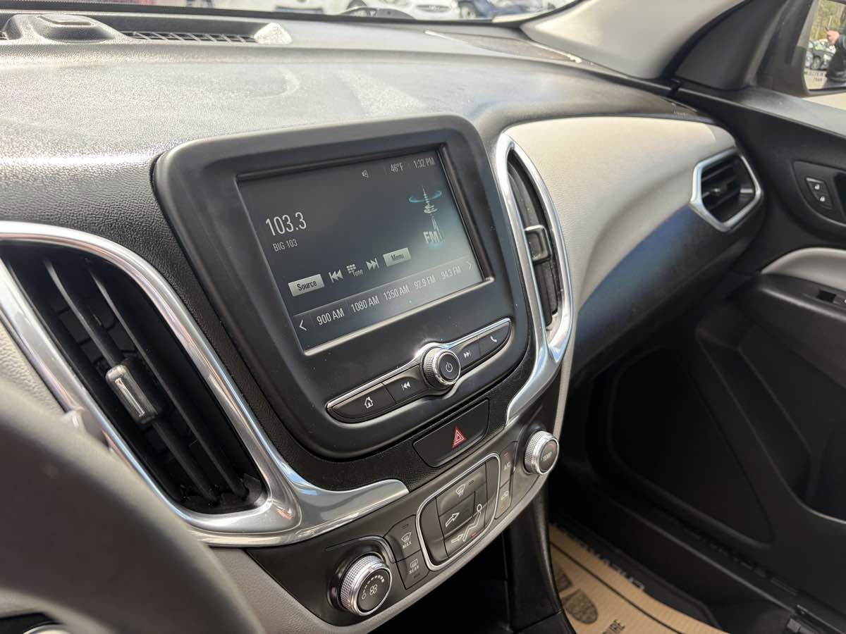 Used 2018 Chevrolet Equinox LS image 13