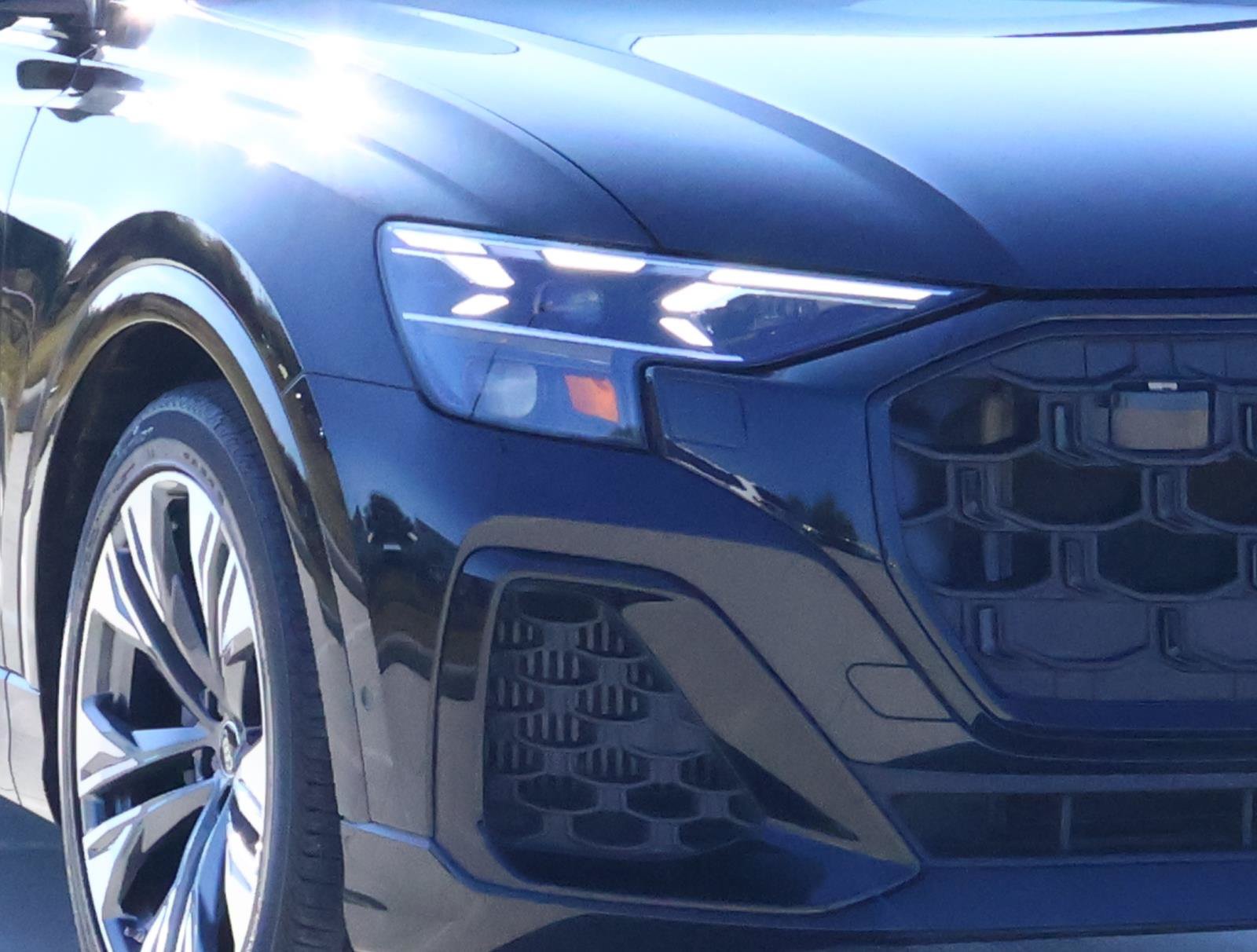 Used 2024 Audi Q8 Prestige w/ Prestige Package AWD/4WD image 8