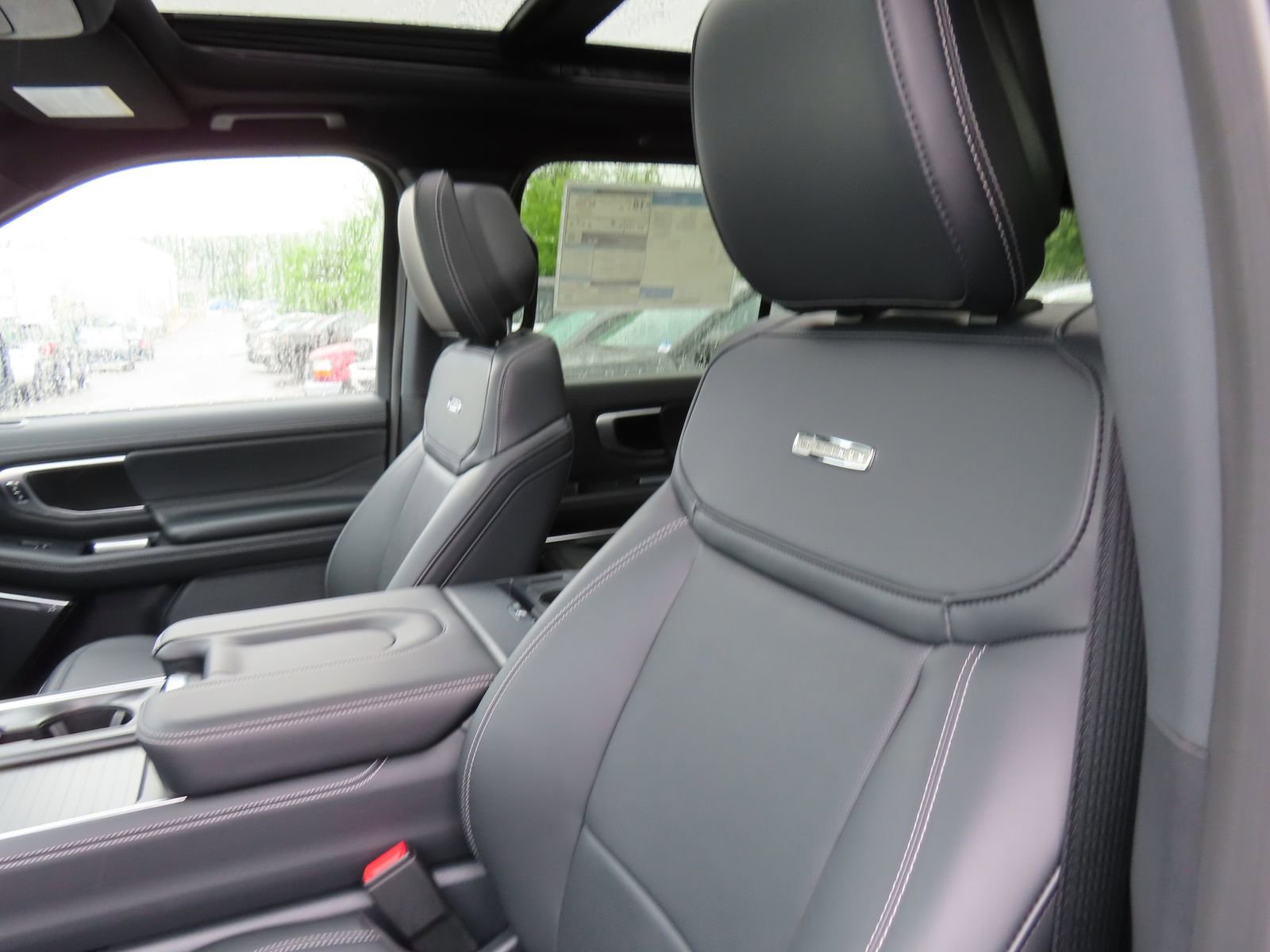 New 2026 Ford Expedition Platinum w/ Stealth Appearance Package AWD/4WD image 11