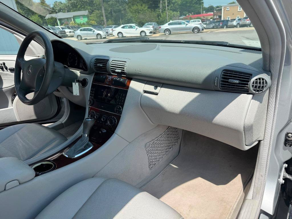 Used 2005 Mercedes-Benz C 320 Sedan image 25