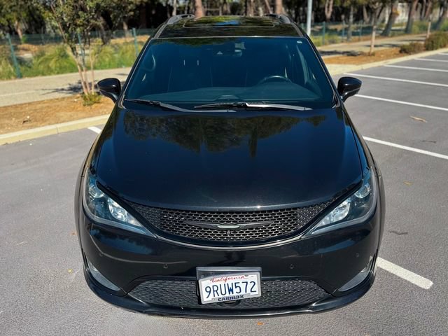 Used 2018 Chrysler Pacifica Limited w/ Advanced Safetytec Group FWD image 5