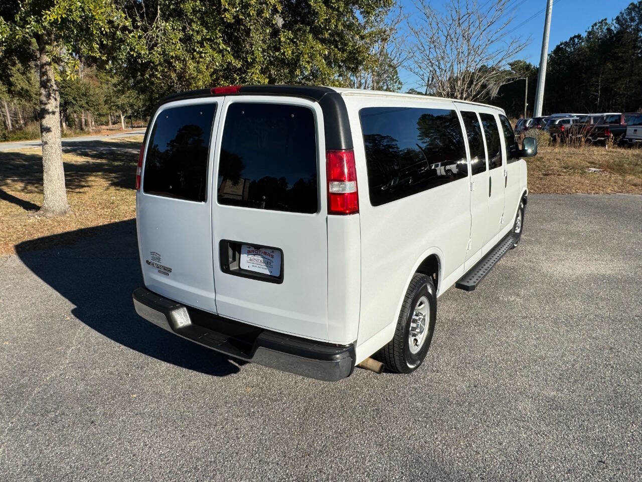 Used 2016 Chevrolet Express 3500 LT w/ LT Preferred Equipment Group image 6