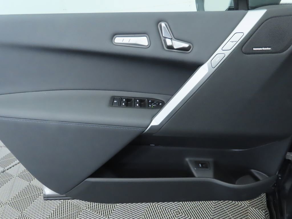 New 2026 BMW iX xDrive45 w/ M Sport Package image 25