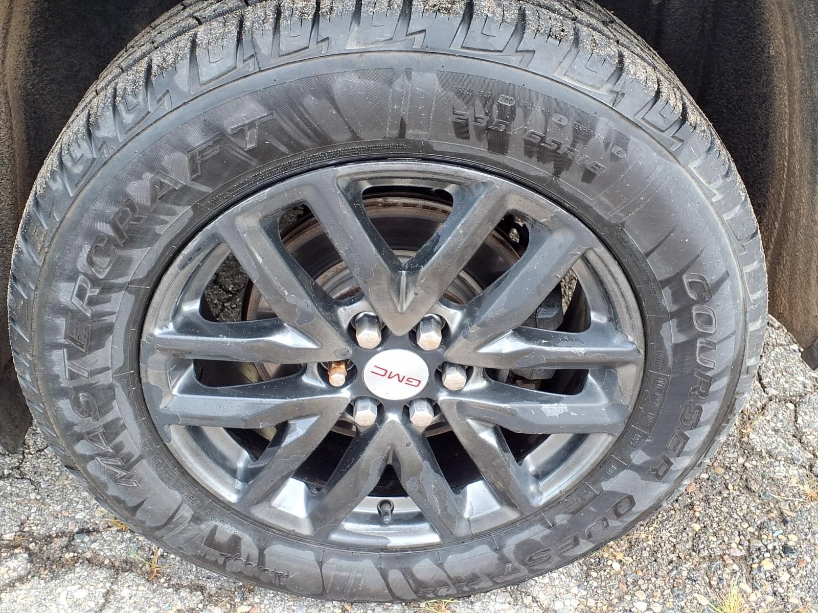 Used 2019 GMC Acadia SLT AWD/4WD image 8