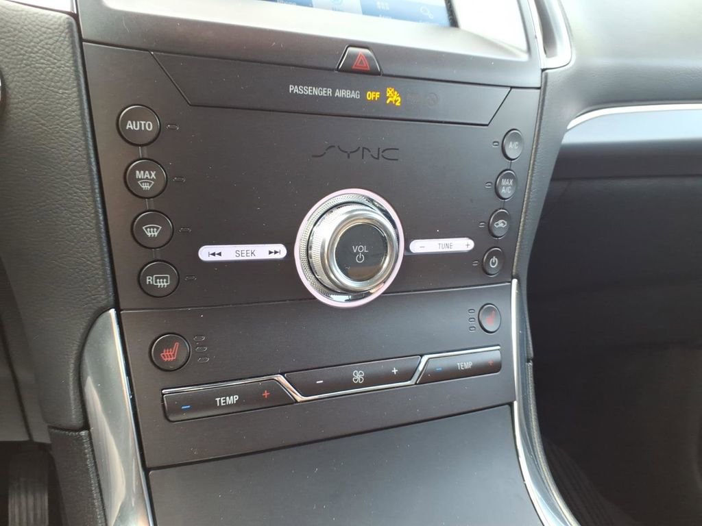 Certified 2020 Ford Edge Titanium image 22