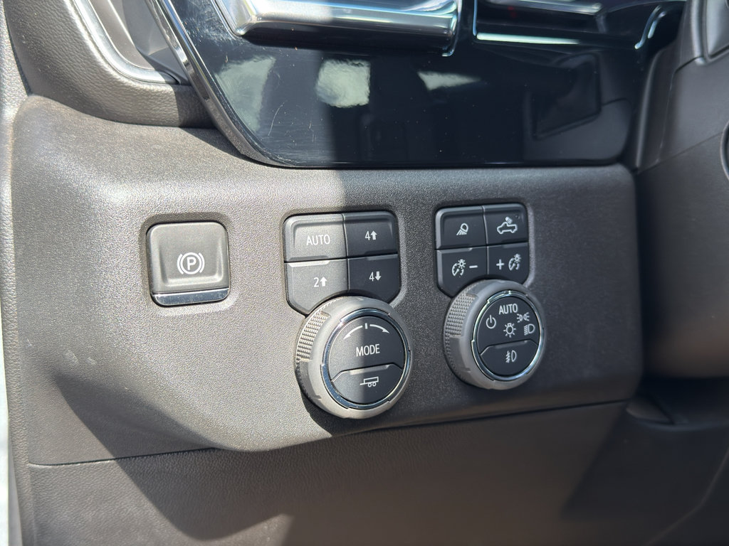 Used 2025 Chevrolet Silverado 1500 High Country w/ High Country Premium Package AWD/4WD image 18