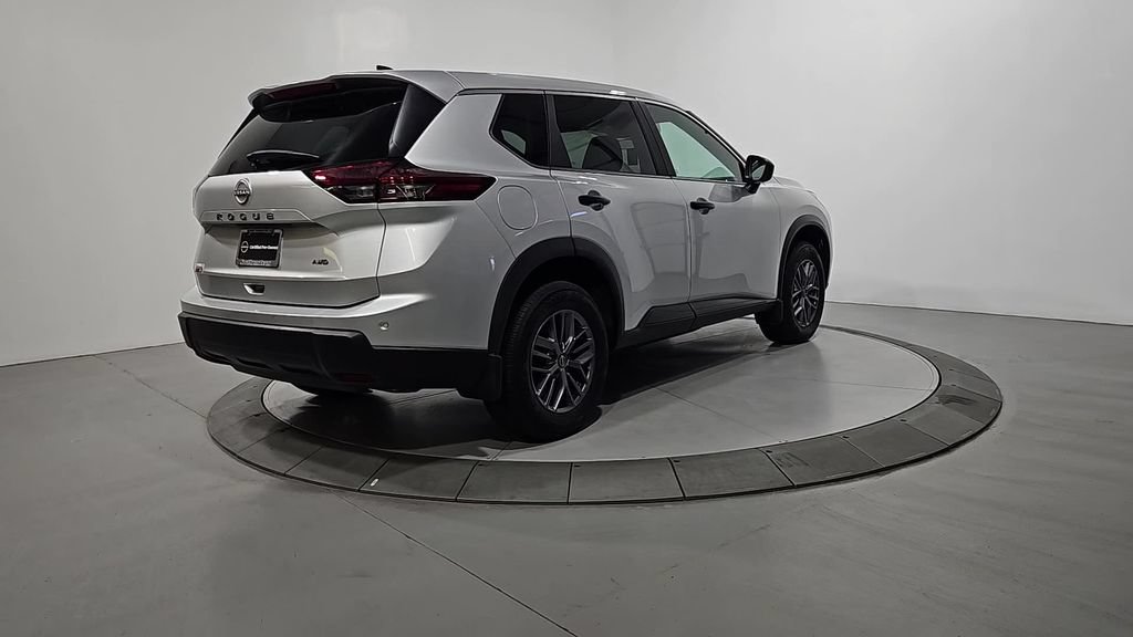 Certified 2025 Nissan Rogue S AWD/4WD image 6