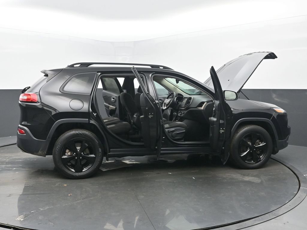 Used 2017 Jeep Cherokee Altitude image 56