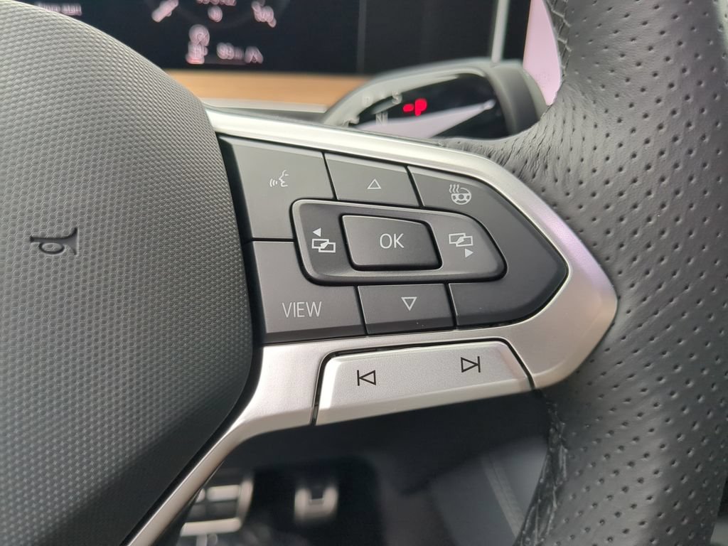 New 2026 Volkswagen Tiguan SEL R-Line AWD/4WD image 29
