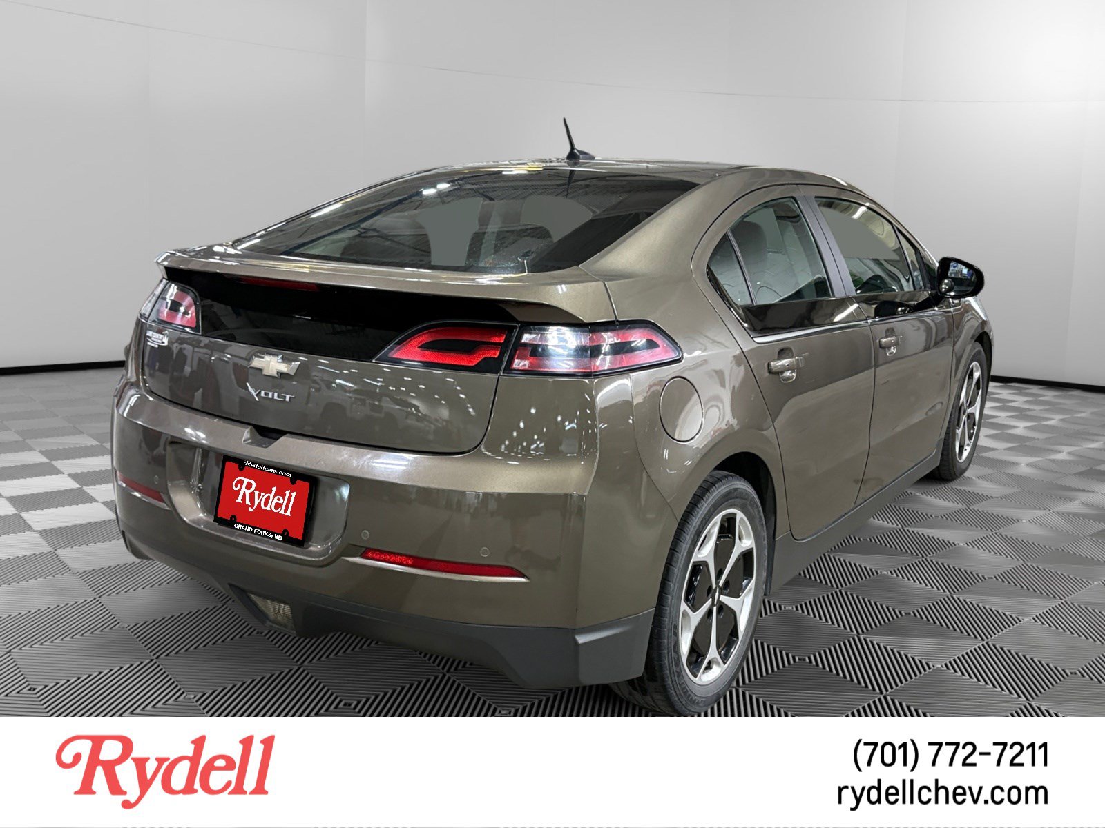 Used 2014 Chevrolet Volt Premium w/ Premium Trim Package FWD image 3