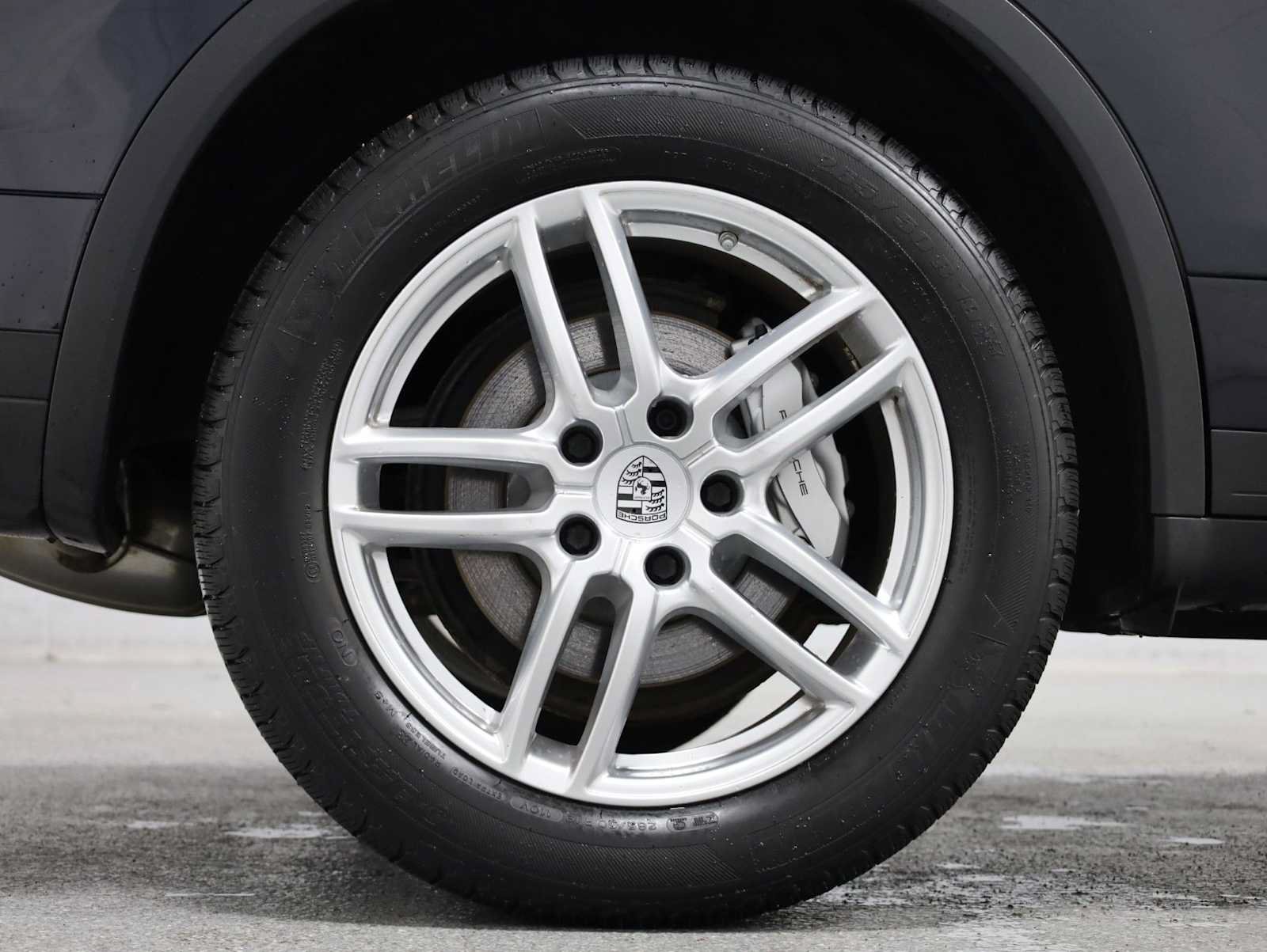 Used 2015 Porsche Cayenne S AWD/4WD image 38