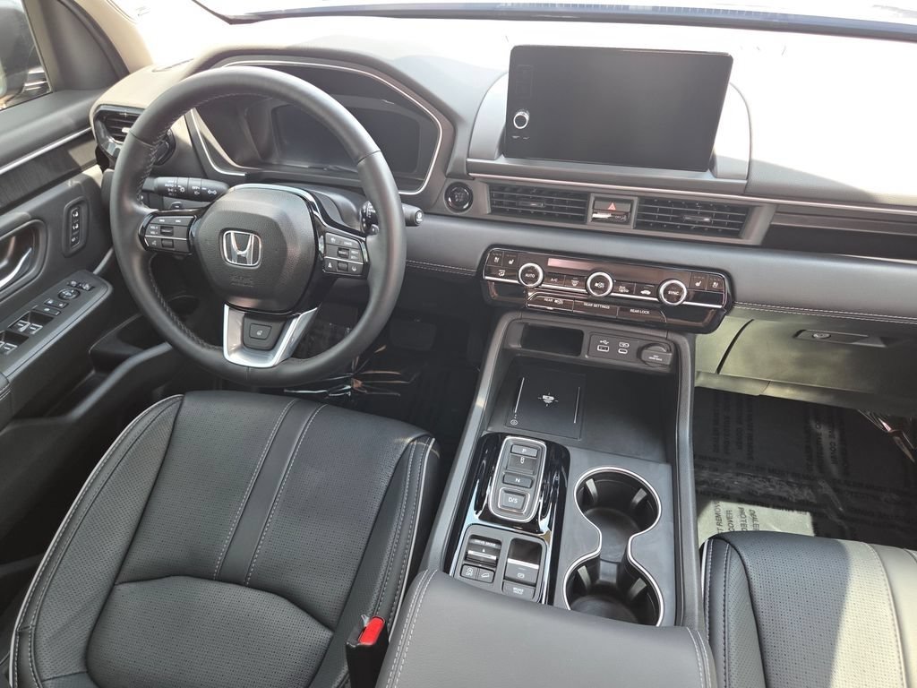Used 2025 Honda Pilot Elite image 36