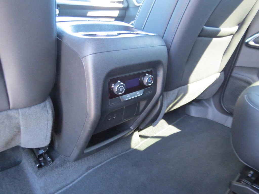Certified 2026 Chevrolet Traverse LT FWD image 18