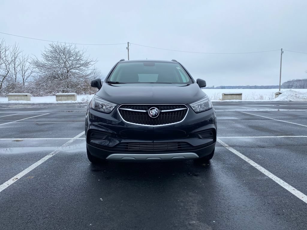 Used 2022 Buick Encore Preferred AWD/4WD image 2