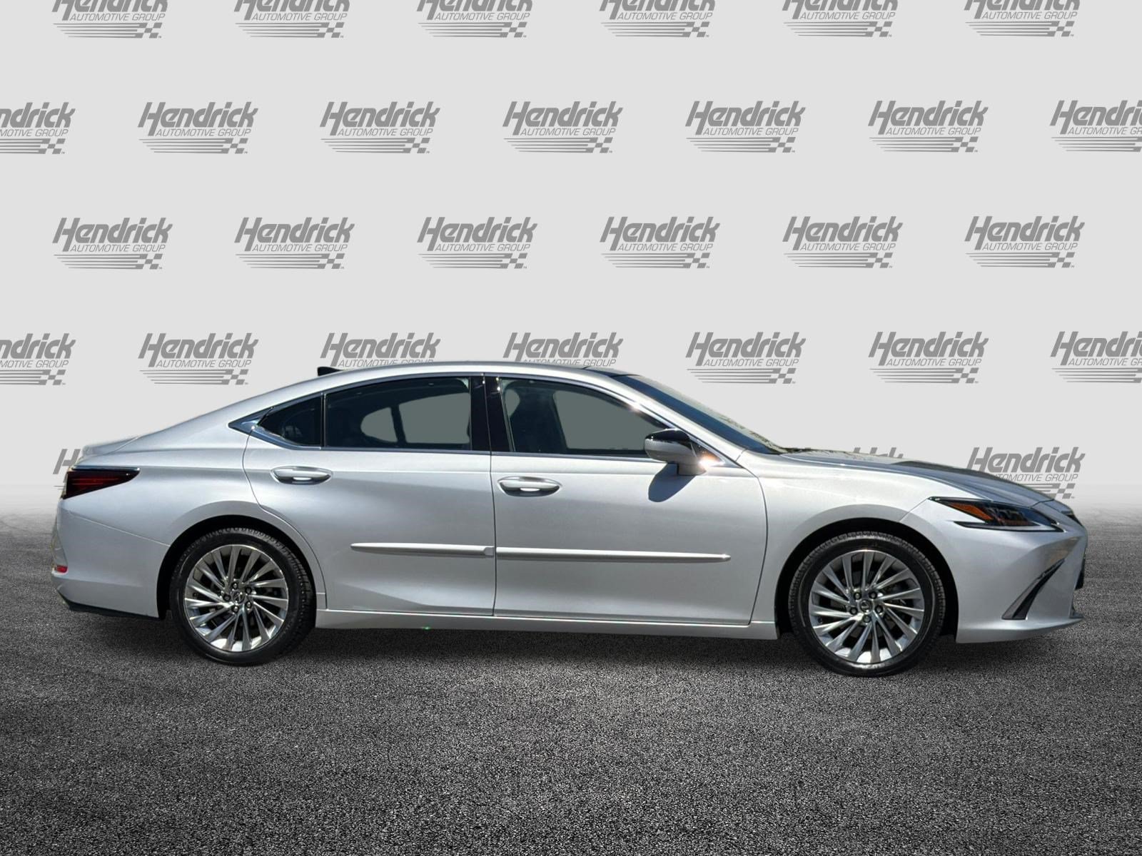 Used 2019 Lexus ES 350 Ultra Luxury w/ Accessory Package 2 FWD image 3