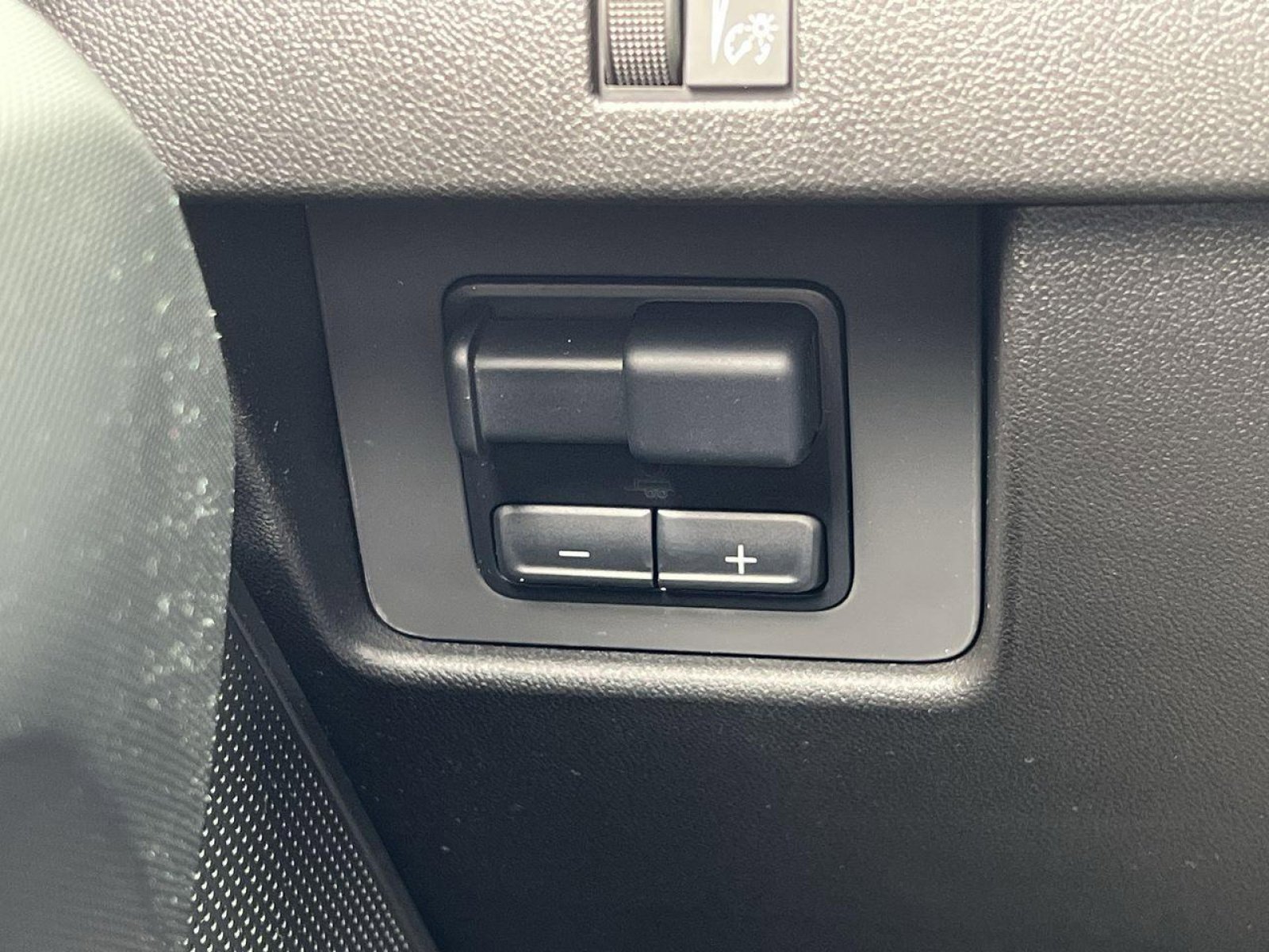 New 2025 GMC Canyon Elevation w/ Convenience Package image 26