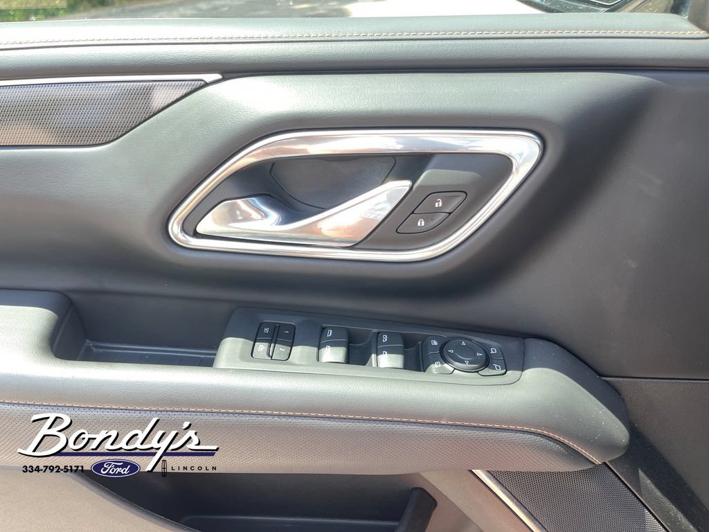 Used 2023 GMC Yukon AT4 w/ AT4 Premium Package AWD/4WD image 8