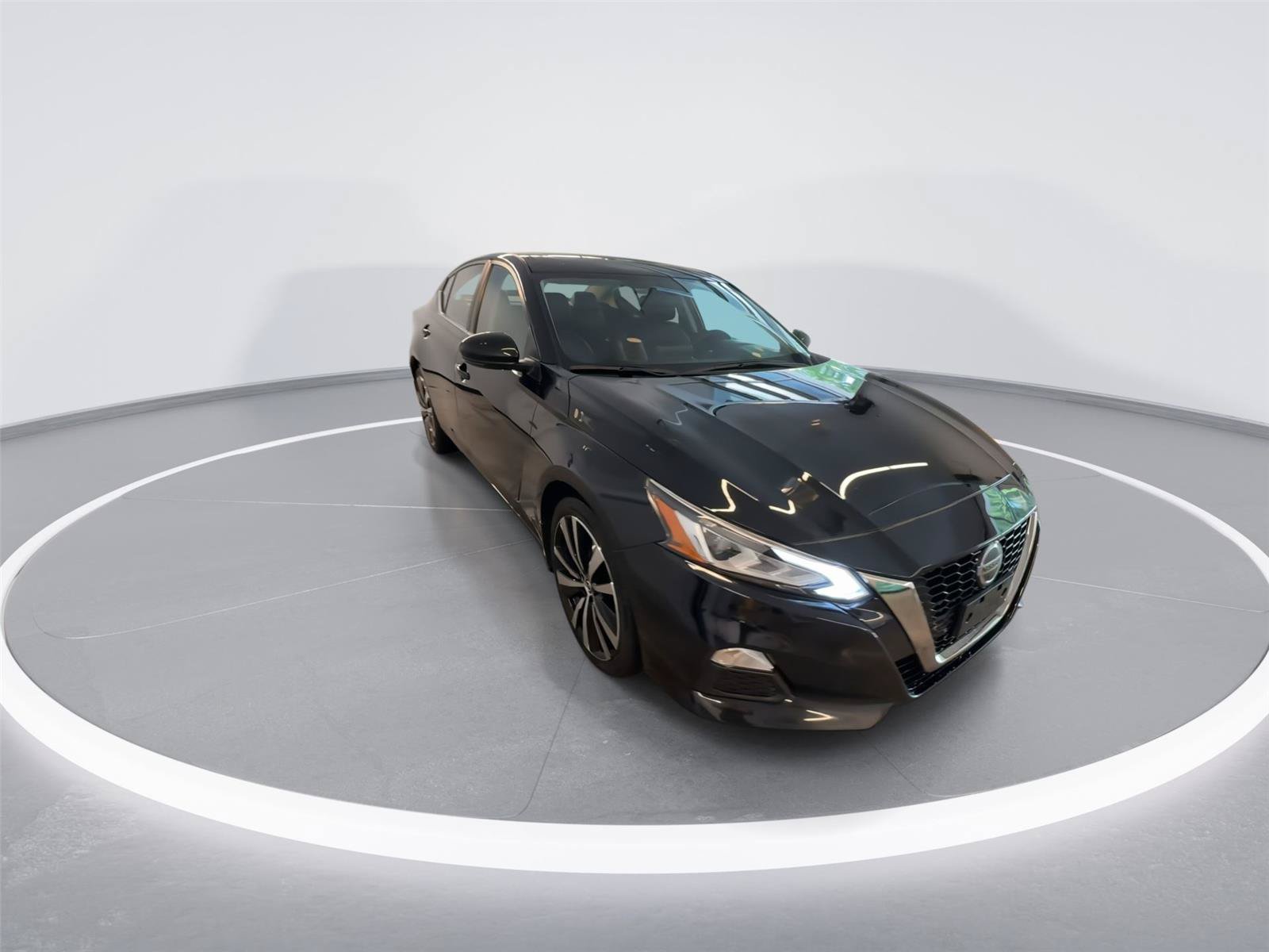 Used 2019 Nissan Altima 2.5 SR w/ SR Premium Package AWD/4WD image 2