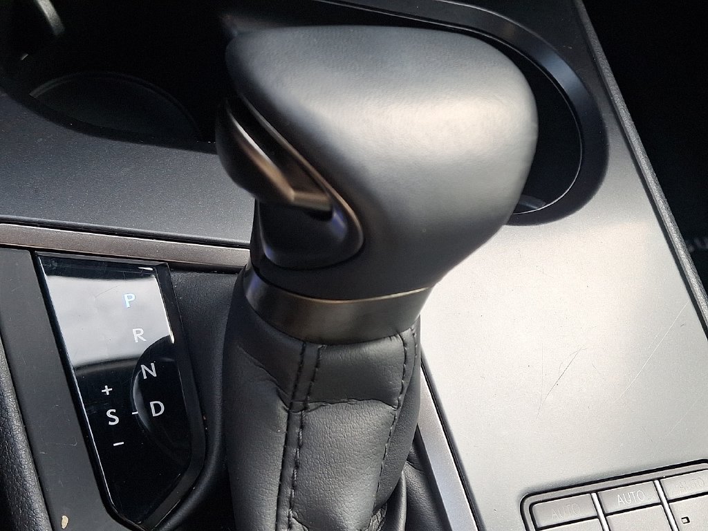 Used 2024 Lexus UX 250h AWD w/ Premium Package image 17