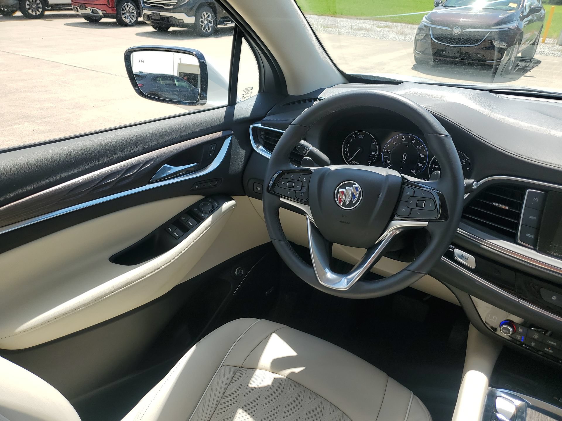 Used 2023 Buick Enclave Avenir w/ Avenir Technology Package AWD/4WD image 17
