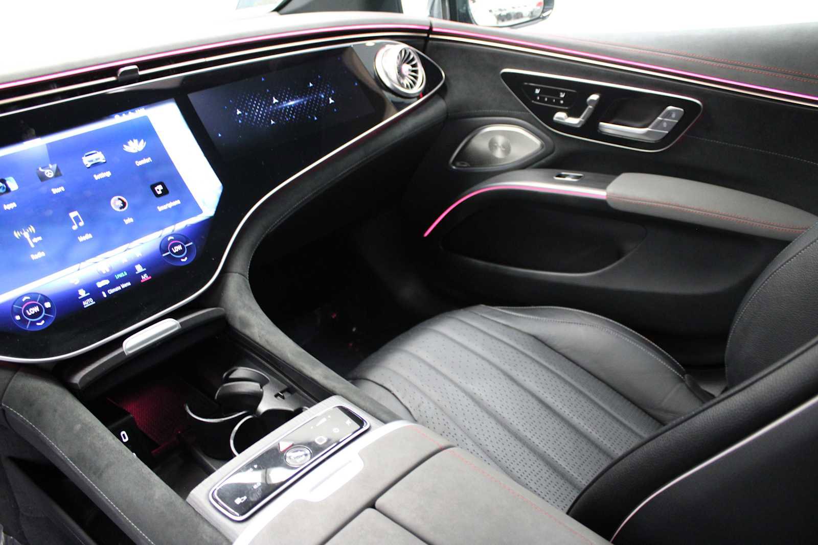 Used 2022 Mercedes-Benz EQS 580 EQS 580 image 25